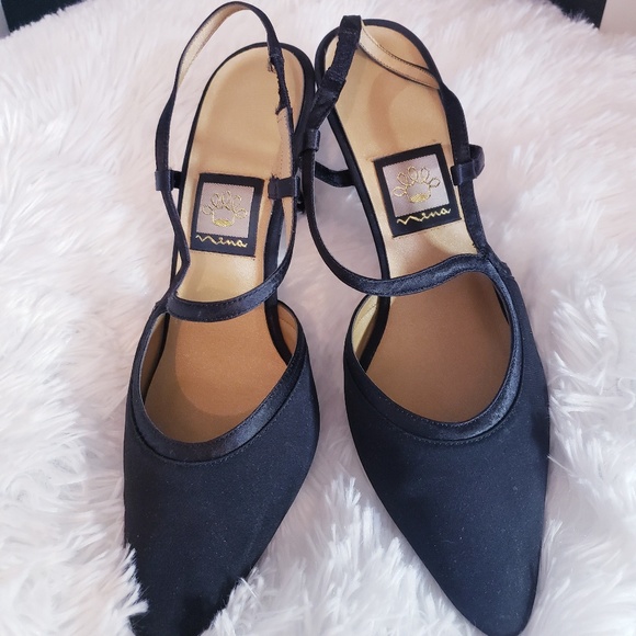 Nina Shoes - Black Pointed-Toe Heels